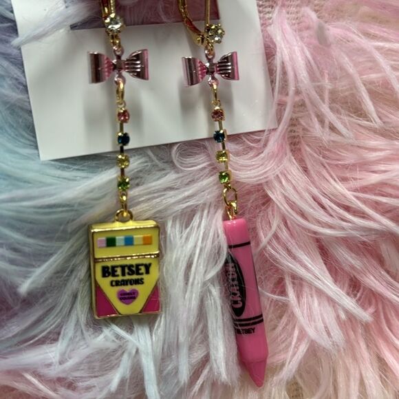 BETSEY JOHNSON MISMATCHED CRAYON EARRINGS - Picture 5 of 7